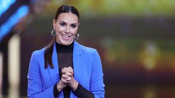 tv-moderatorin esther sedlaczek: morddrohungen nach versprecher