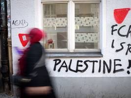 echos auf den nahostkonflikt in deutschland: treffen sich drei antisemiten