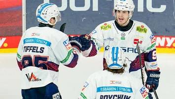 Vor 10.000 Fans: Eisbären Berlin siegen mit 3:2 in München