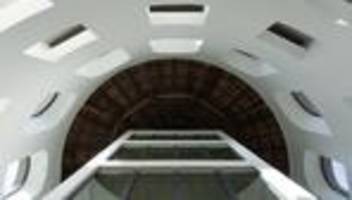 kirchen als vierte orte in essen: zwei zimmer, kirche, bad