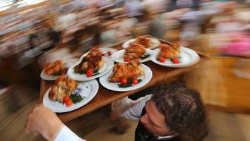 Verdienst auf dem Oktoberfest - Student kellnert auf der Wiesn und macht 13.000 Euro: „Fair verdientes Geld“