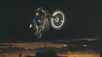 altonaer museum: punks in der ddr und hells angels auf st. pauli