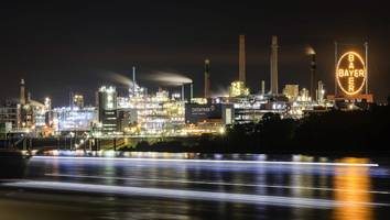 schlusslicht im dax - washingtons höchstes gericht nimmt pcb-fall an - bayer-aktien sacken ab