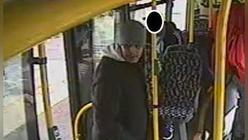 Kind in Bus sexuell belästigt – dieser Mann wird gesucht