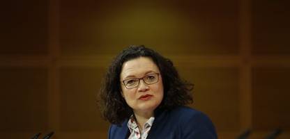 bundesagenturchefin: andrea nahles lehnt 1000-euro-durchhalteprämie ab
