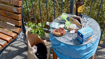 Darüber solltet ihr mal schreiben: Warum liegen so viele leere Durstlöscher-Packungen in der Stadt rum?