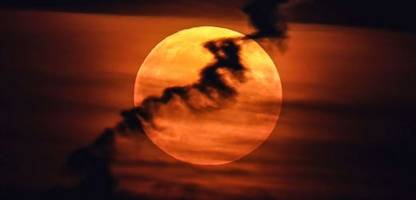 supermond und komet am donnerstagabend über deutschland erwartet