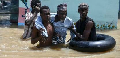 Nigeria: Zehntausende Menschen fliehen vor Überschwemmungen