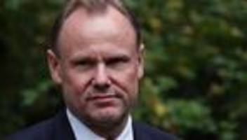 kirchenasyl: streit um abschiebung - grote kritisiert kirchen