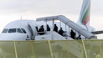 streit um kirchenasyl in hamburg: „kirche steht nicht über recht“