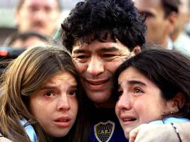 fußball-legende maradona: das neue grab gottes