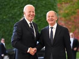 Stark und unerschütterlich: Biden lobt Scholz' Kurs in der Ukraine-Politik