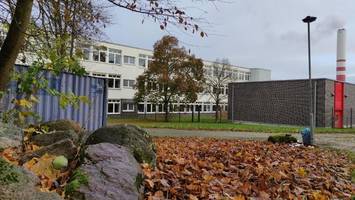 Sechs neue Klassenzimmer fliegen in Schwarzenbek ein