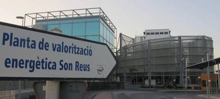 frau stirbt auf mallorca wohl nach sturz in müllcontainer