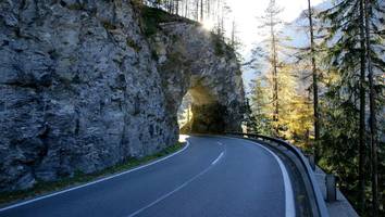 Dauerbaustelle am Reschenpass - Wichtige Ausweichroute zum Brenner bis 2026 von vielen Sperrungen betroffen