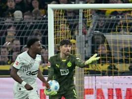 wie er mich behindert: strittiges traumtor empört bvb-keeper kobel