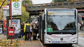 Bus statt Bahn: Fahrgäste brauchen eine Stunde für eine Station