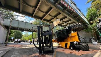 Von Lkw gerammte Brücke wird repariert – U1-Strecke gesperrt