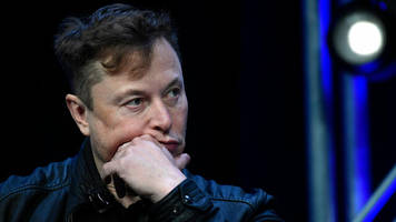 Tesla: Nach Robotaxi-Show: Warner Bros. verklagt Elon Musk