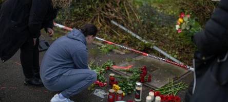 Ermittlungen gegen Fahrer: Esslingen trauert um Mutter und ihre Söhne