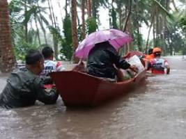 Tote auf den Philippinen: Tropenstürme Trami und Dana verwüsten Südasien