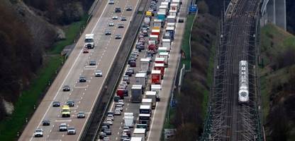 Volker Wissing: Verkehrsprognose 2040 – was die Zahlen für den Bau von Straßen und Schienen bedeuten