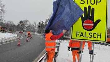 Sattelzug stoppt den Geisterfahrer (81) auf der A23