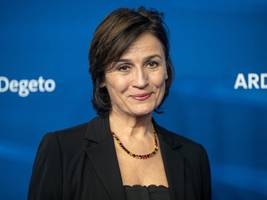 leute: maischberger verwahrt kanzler-kippenstummel