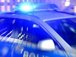 Täter kommt in Klinik: Polizei stoppt Messerangreifer mit Schüssen