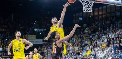 Basketball: Feueralarm bei Einlaufshow von EWE Baskets Oldenburg gegen Bamberg Baskets – Halle evakuiert