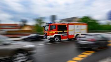 Vier-Sterne-Hotel in Flammen – Menschen springen aus Fenster