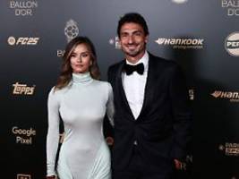 Händchenhalten beim Ballon d'Or: Mats Hummels zeigt sich mit Model Nicola Cavanis