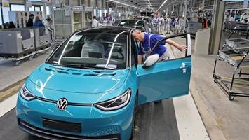 VW: Jobs weg, Werke dicht – Berechnung zeigt, was Branche droht