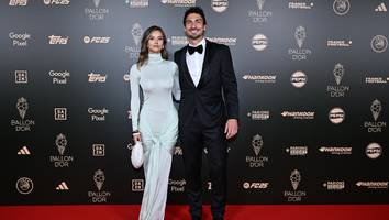 Beim „Ballon d'Or“-Award in Paris - Mats Hummels zeigt sich erstmals mit Freundin Nicola Cavanis auf dem roten Teppich