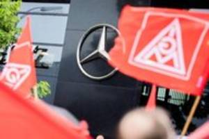 Warnstreikauftakt bei Autobauer: Arbeitskampf beginnt in Berlin unter dem Mercedes-Stern