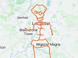grusel-strecke per gps sichtbar: britin radelt skelett-form in die landschaft