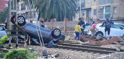 Spanien-Unwetter: Opferzahl steigt auf 72, drei Tage Staatstrauer ausgerufen