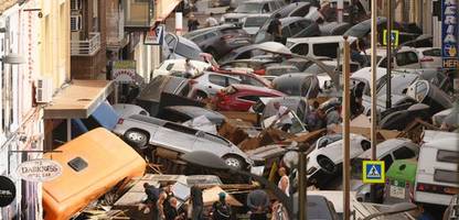 Unwetter in Spanien: Mehr als 70 Tote, Verwüstung in Valencia, Staatstrauer ausgerufen