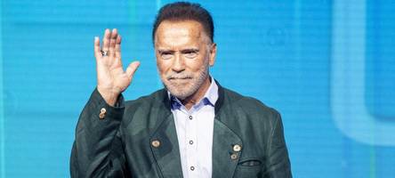 Arnold Schwarzenegger unterstützt Kamala Harris – und teilt gegen Trump aus