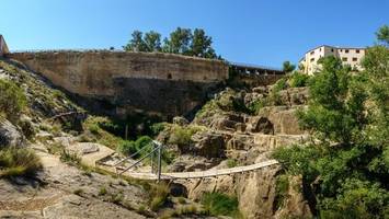 spanien: 2000 jahre alter staudamm trotzt wassermassen