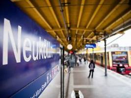 Vorfall am S-Bahnhof Neukölln: Berliner Polizei fahndet nach Sprengstofffund nach Komplizen
