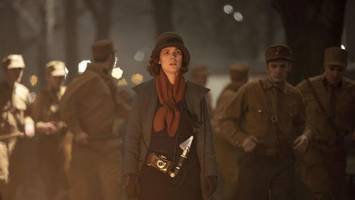 babylon berlin: tausende komparsen gesucht – wer sich bewerben kann