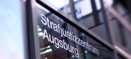 jugendliche schlagen obdachlosen – war es notwehr?