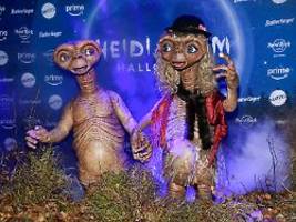 als ob du erstickst: heidi klum und tom kaulitz litten in ihren e.t.-kostümen