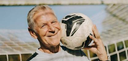 Norbert Nachtweih: Vom DDR-Fußballer zum erfolgreichen Spieler im Westen