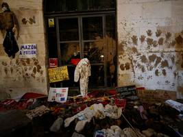 Spanien: Zehntausende protestieren nach Überschwemmungen gegen Regionalregierung