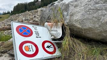 Schweiz - 1,2 Millionen Kubikmeter Felsschutt rutschen unaufhaltsam auf Bergdorf zu