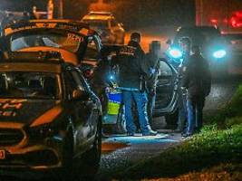 polizei nimmt verdächtige fest: streit unter lkw-fahrern bei schwäbisch-hall endet tödlich