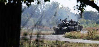 russland zieht offenbar 50.000 soldaten für angriff zusammen