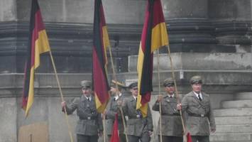 was machen die hakenkreuze am berliner dom?
